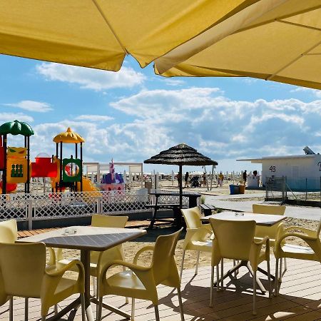 Happy Whale Apartment Rimini Exterior photo