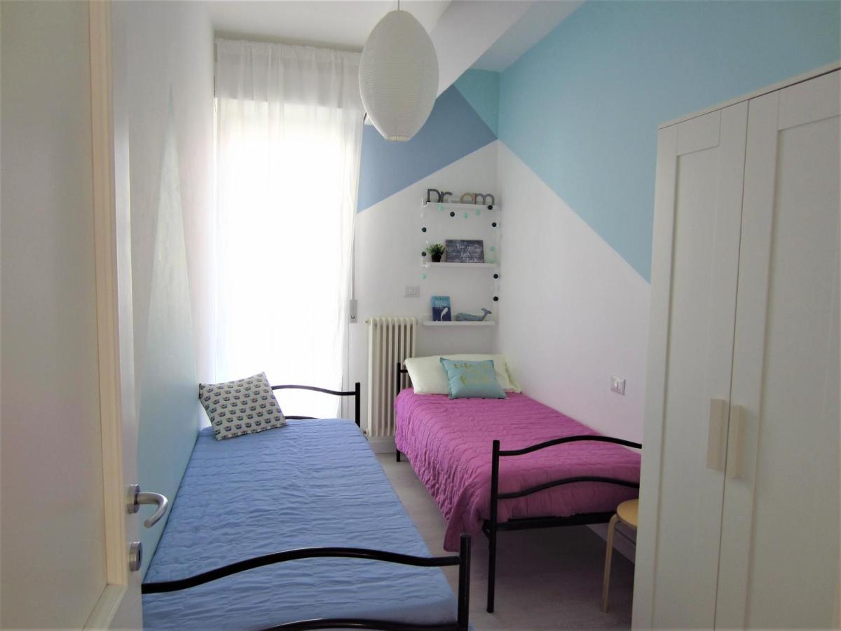 Happy Whale Apartment Rimini Exterior photo