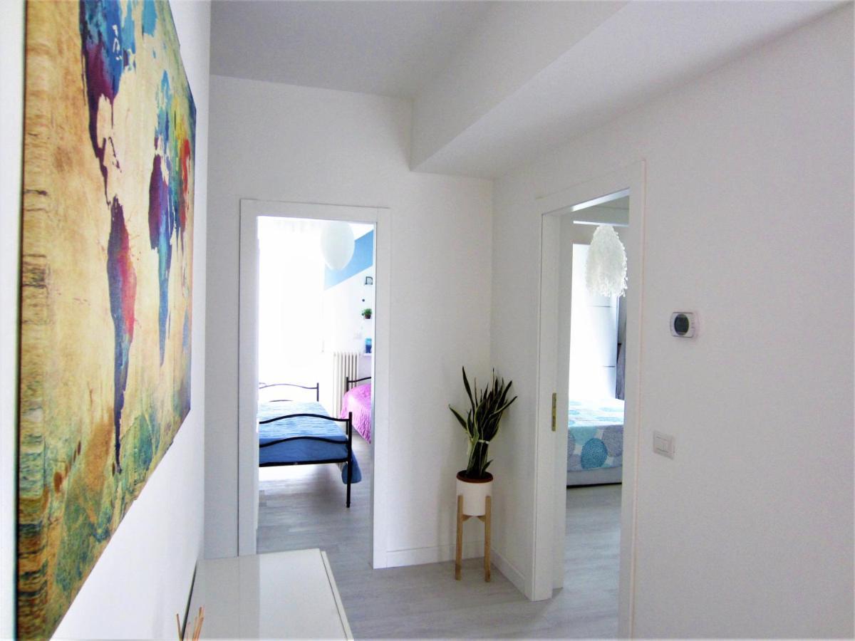 Happy Whale Apartment Rimini Exterior photo