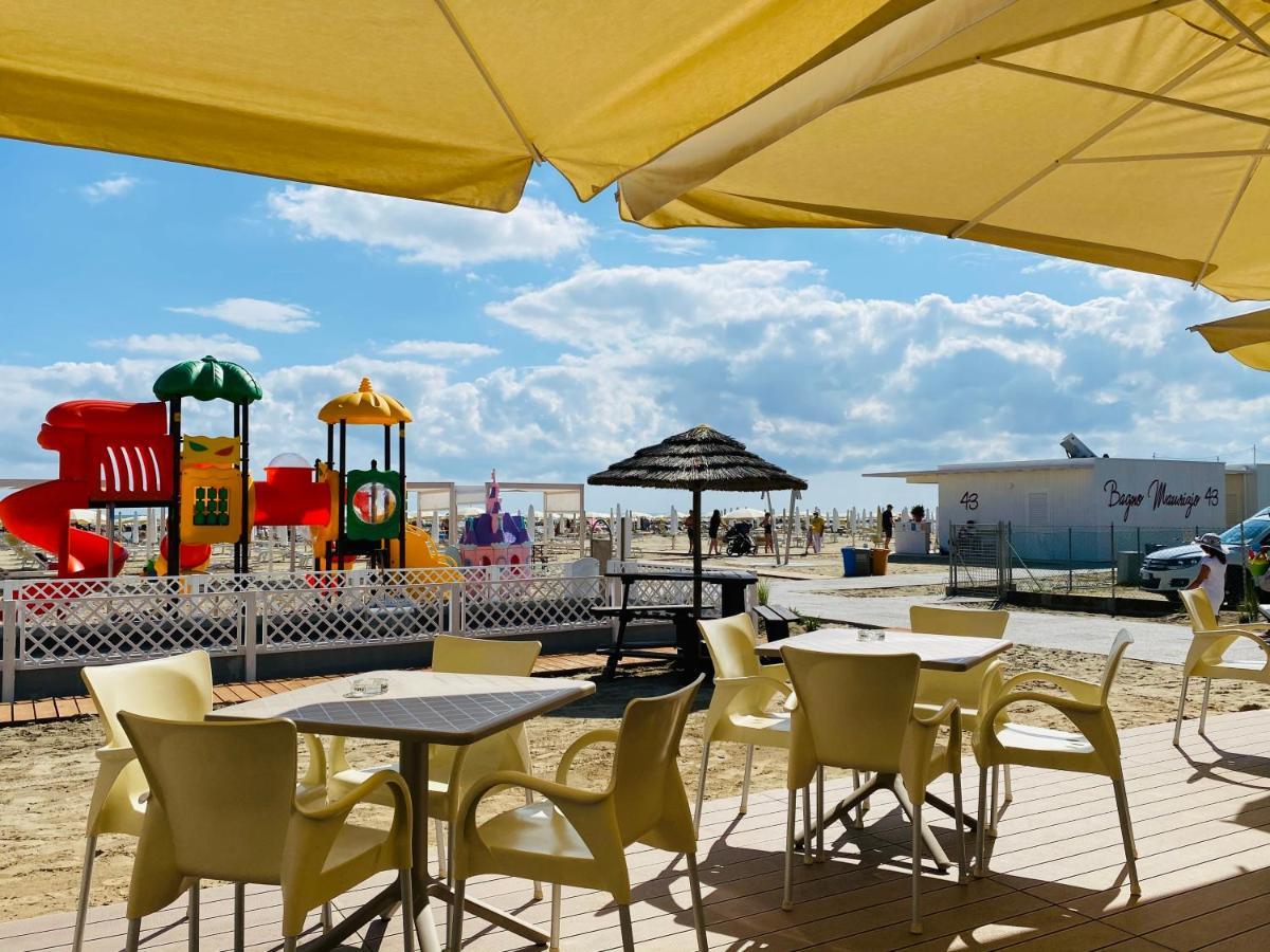 Happy Whale Apartment Rimini Exterior photo