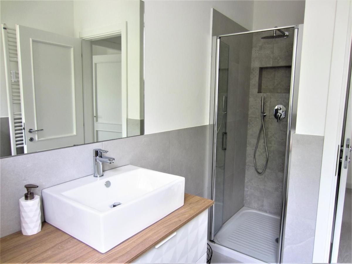 Happy Whale Apartment Rimini Exterior photo