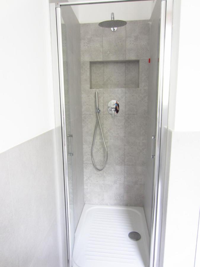 Happy Whale Apartment Rimini Exterior photo