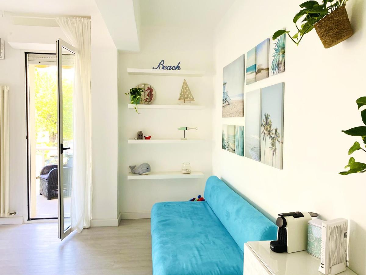 Happy Whale Apartment Rimini Exterior photo