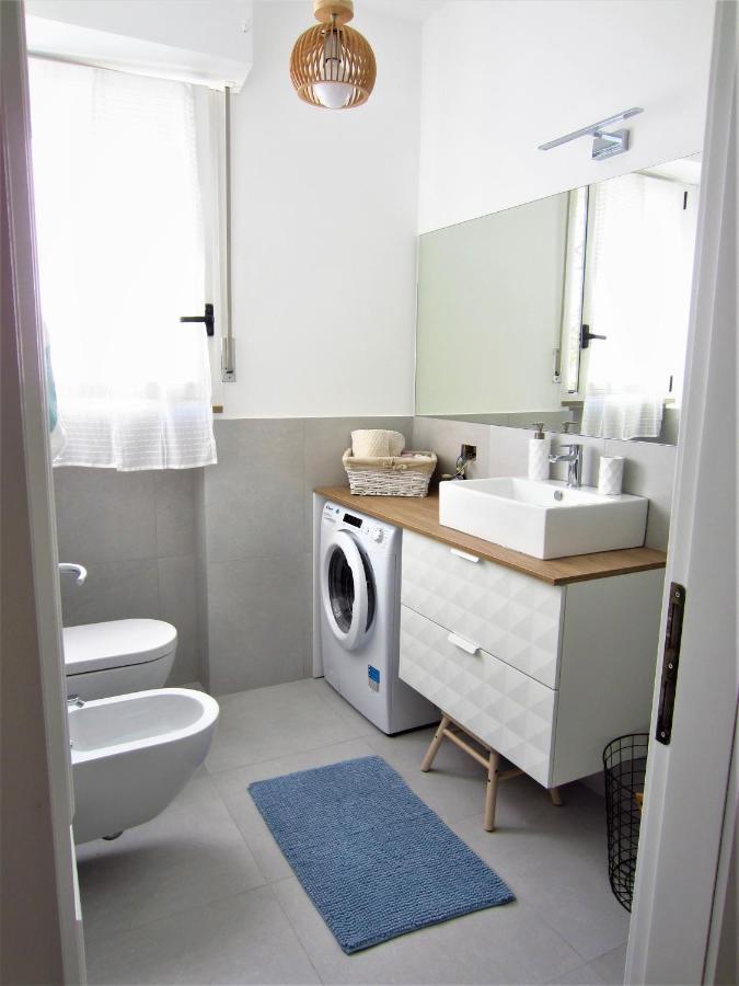 Happy Whale Apartment Rimini Exterior photo